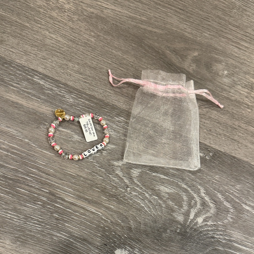 🆕 “Lover” Little Words Project stretch bracelet